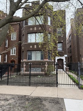 Chicago Triplex with Parking