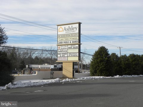 Retail/Office Space Near Cumberland Mall