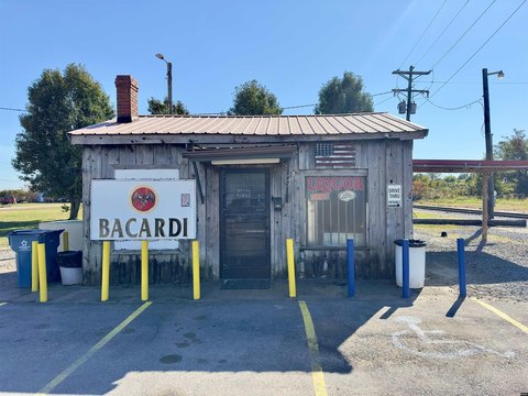 Retail Building Near Reelfoot Lake