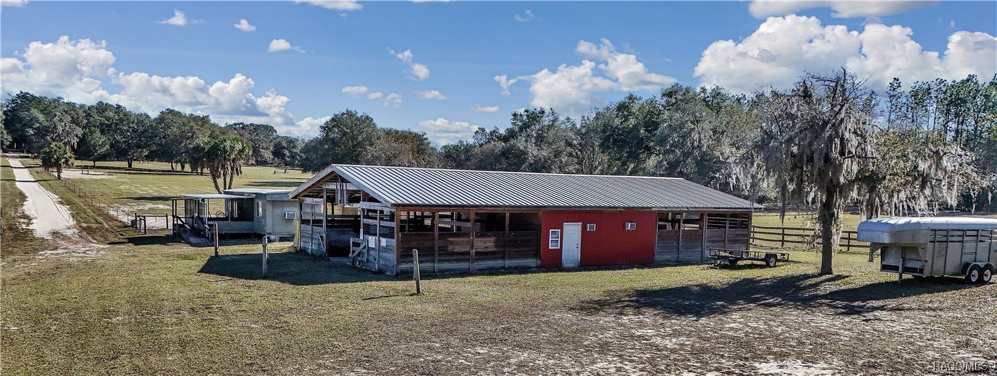 Equestrian Farm on 23 Acres