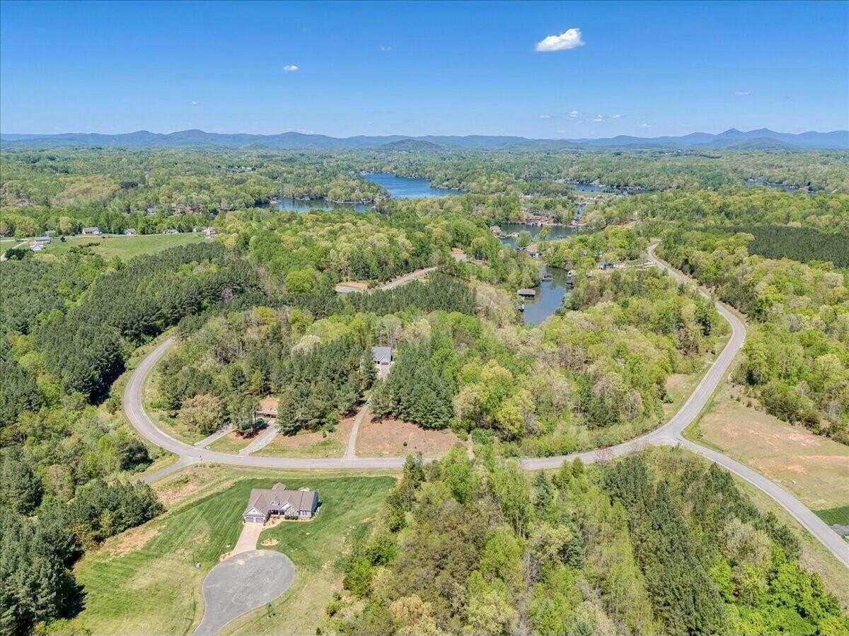 Residential Lot Near Lake