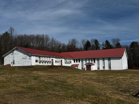 Versatile Commercial Building in Canaan