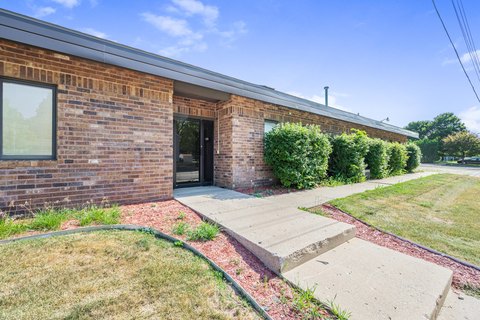 Spacious Commercial Property with Storage