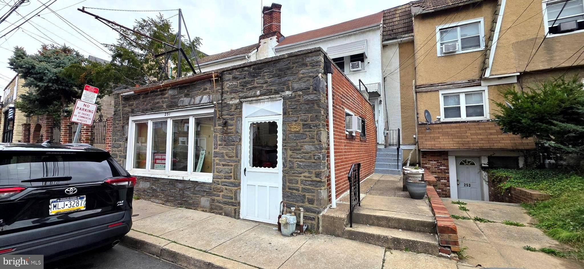 Upper Darby Commercial Storefront Lease