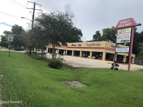 Retail Space in Lafayette, LA
