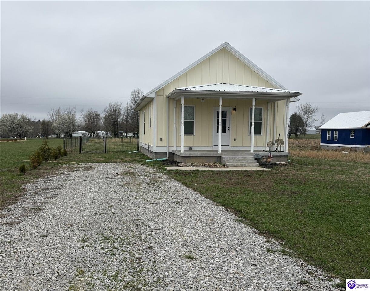 Leitchfield Home on Spacious Lot