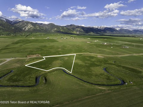 Land in Alpenglow Hills, WY