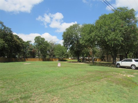 Lakefront Double Lot with Barn