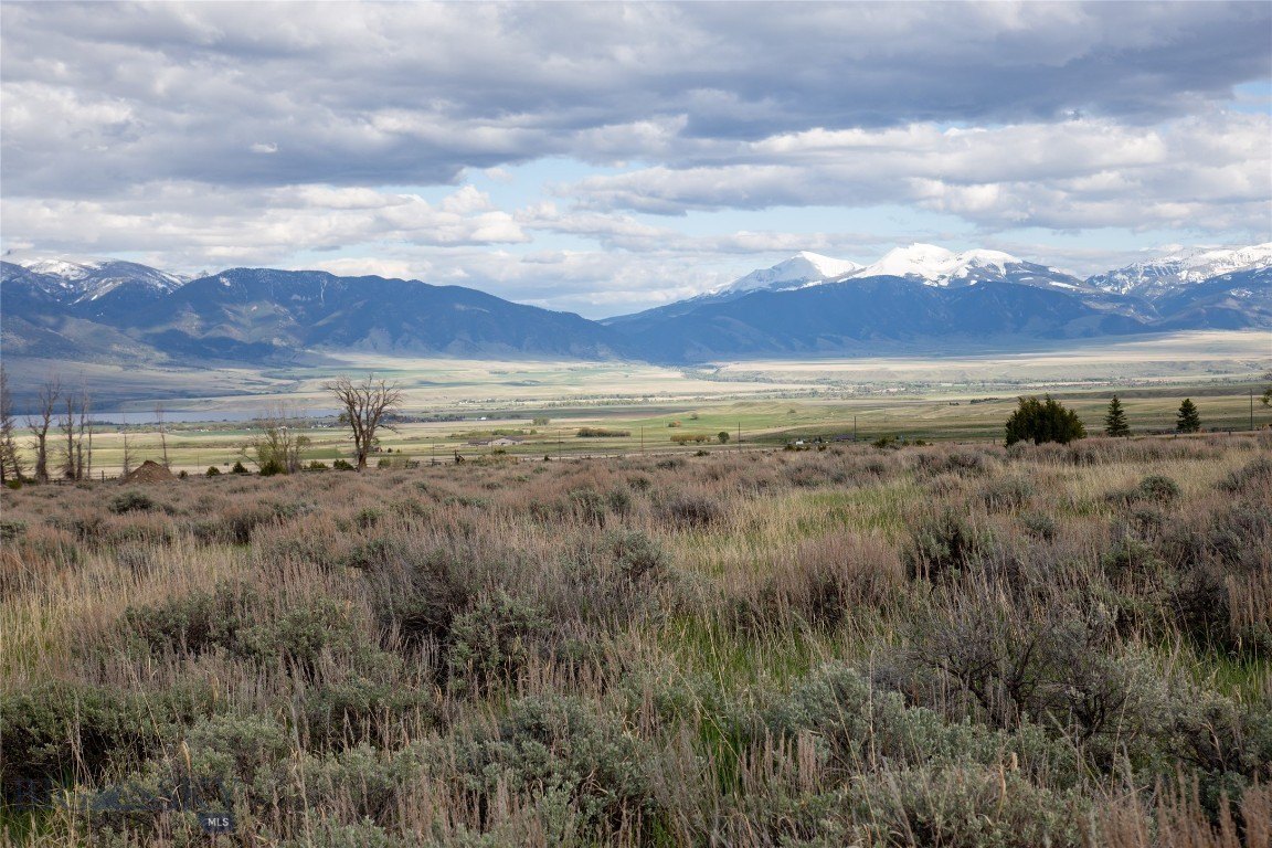 McAllister Land with Mountain Views