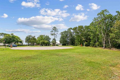 LAND - Gulf Breeze, FL
