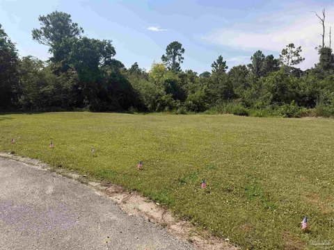 LAND - Gulf Breeze, FL