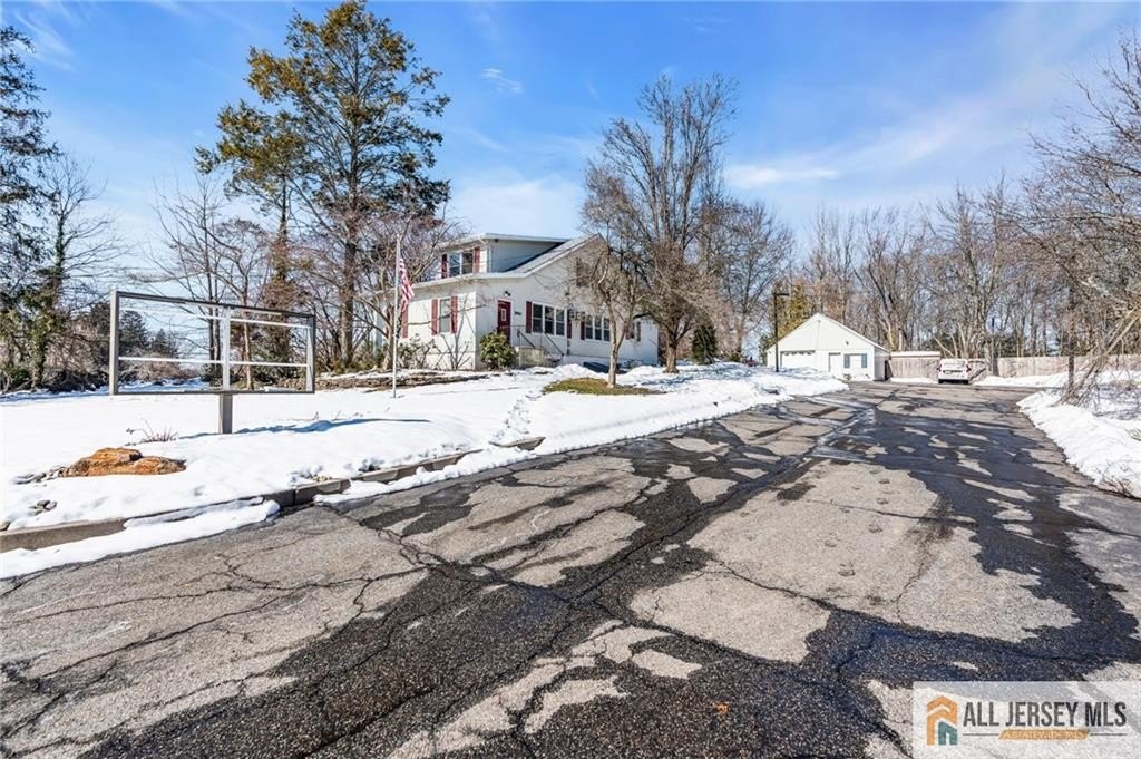 Route 516 Commercial Space