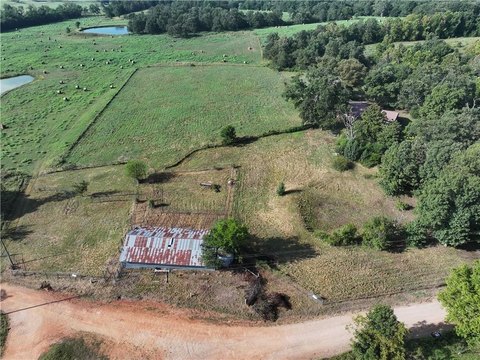 Fenced Pasture with Barn in Gentry