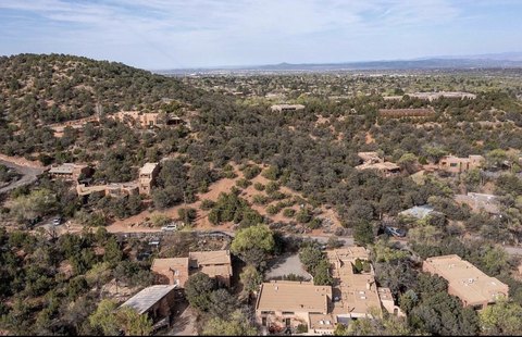 LAND - Santa Fe, NM