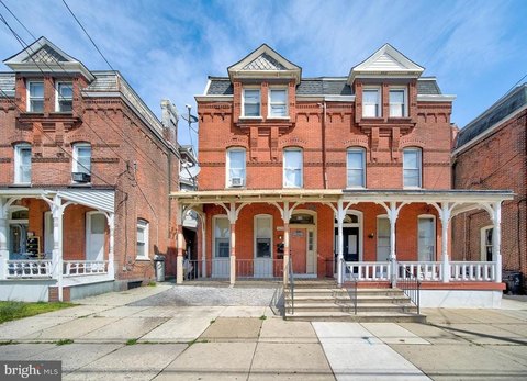 Fully Rented Triplex with Separate Service