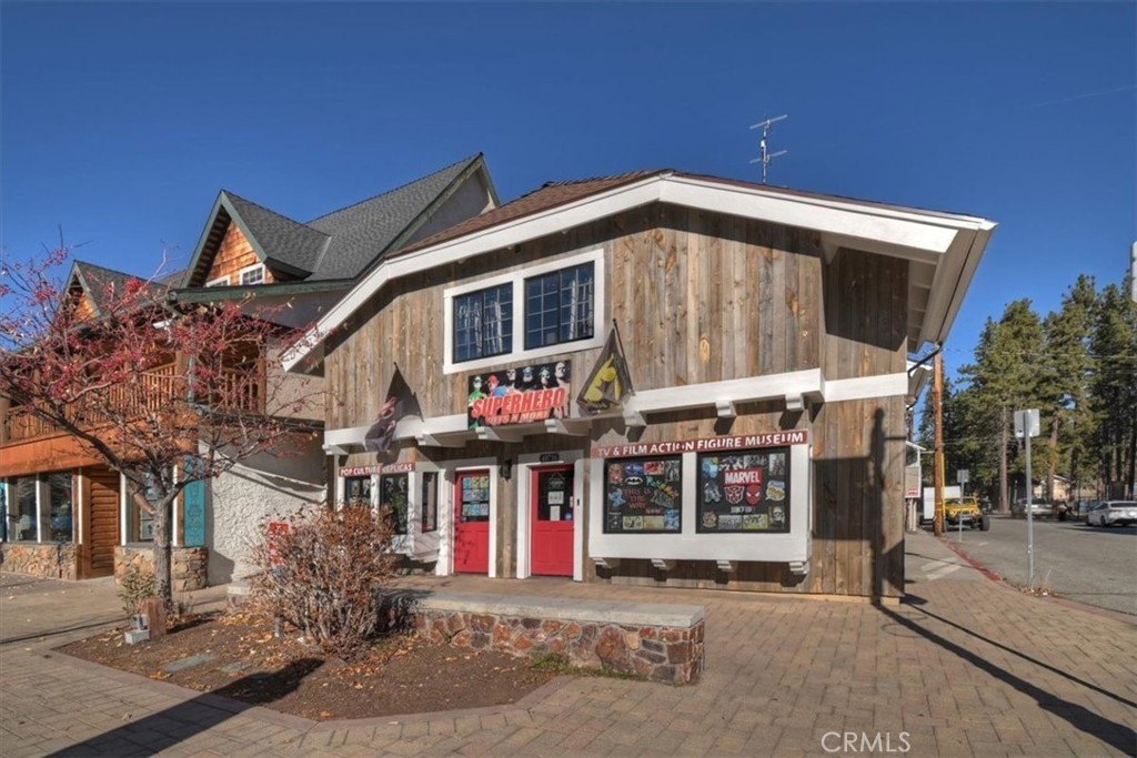 Retail Building in Prime Location