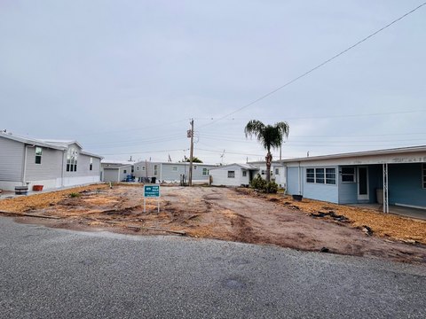 Vacant Residential Lot in Trailer Estates