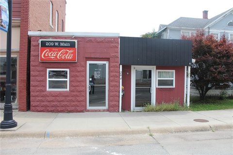Retail Storefront with Versatile Use
