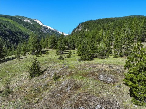 Secluded Land with Sweeping Views