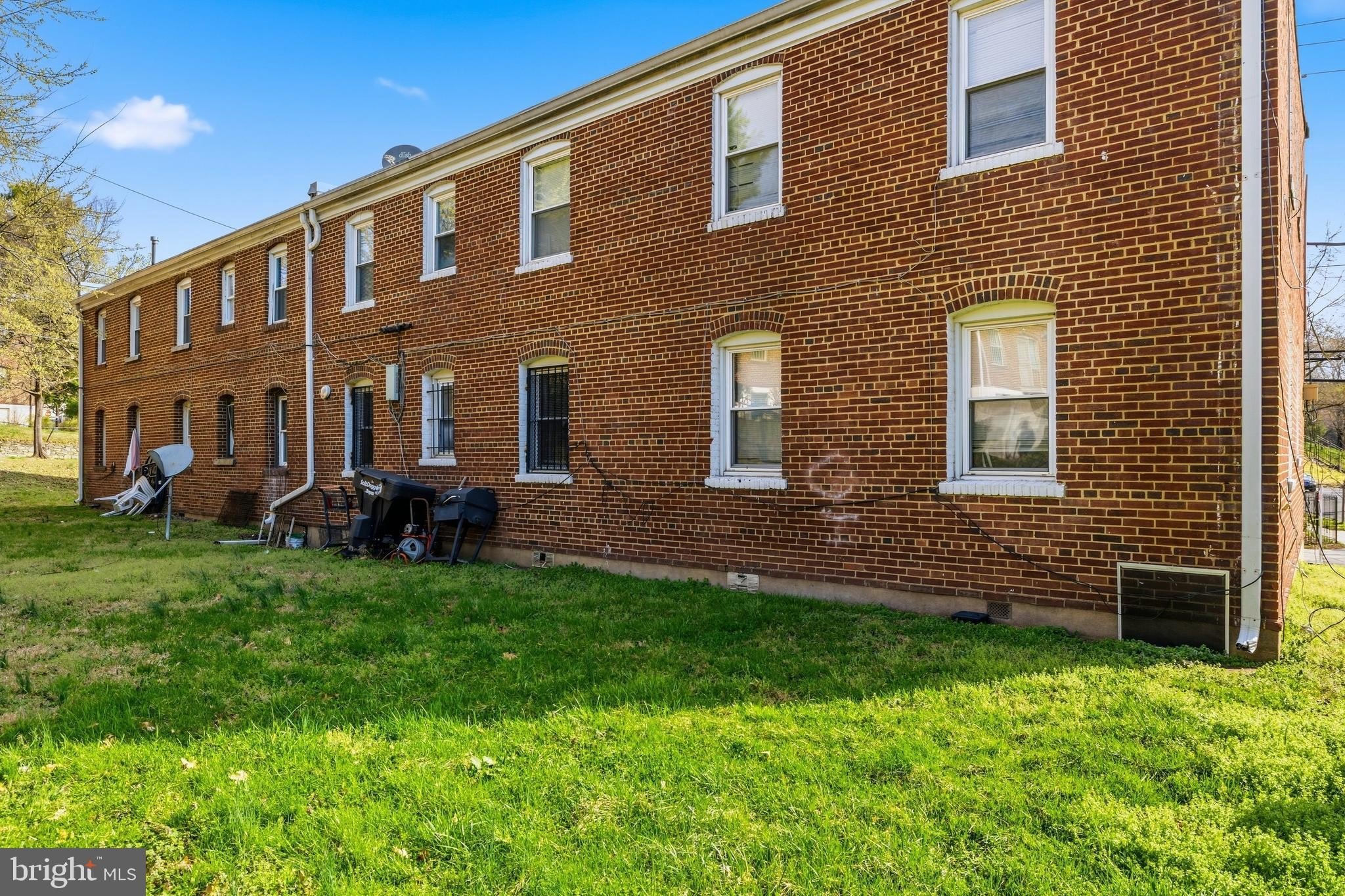 Vacant Multifamily Building in DC