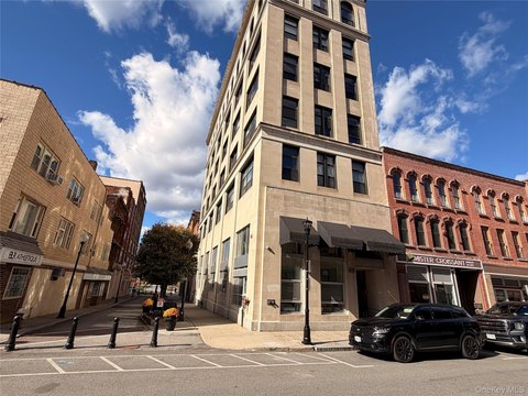 Downtown Middletown Mezzanine Office Space