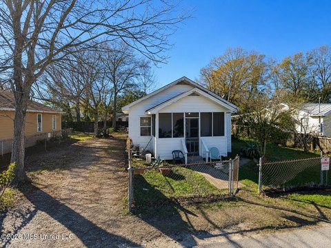 LAND - Ocean Springs, MS