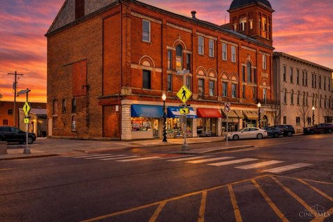 Historic Bell's Opera House