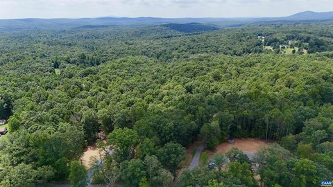 Perked Hobby Farm Acreage