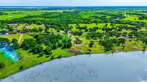 Lakeside Lot in Mildred ISD