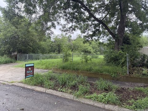 LAND - San Antonio, TX