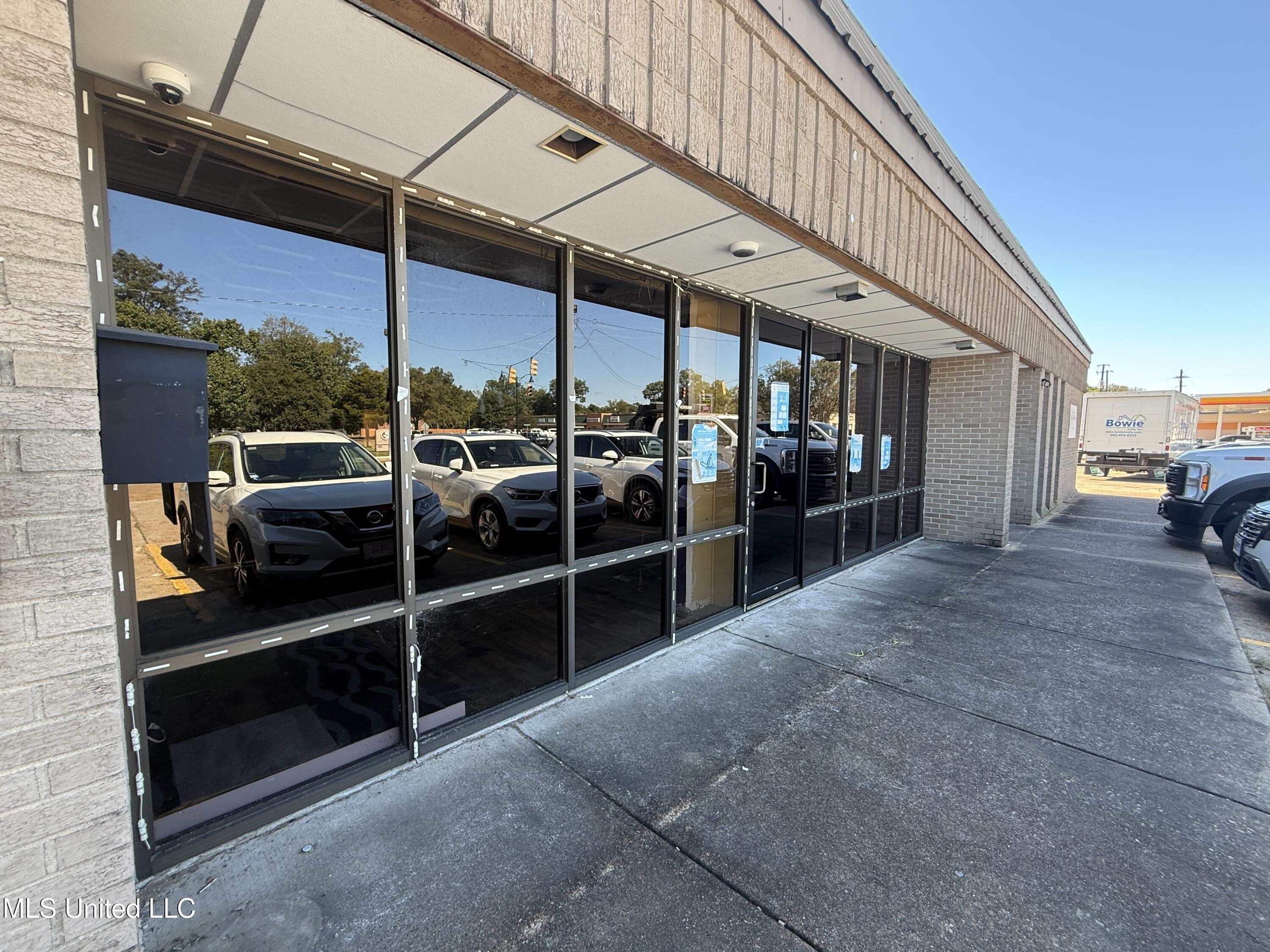 Greenwood, MS Retail/Office Space