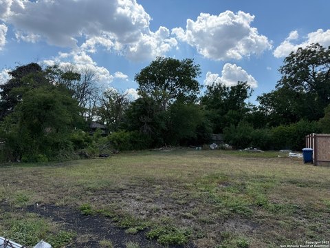 LAND - San Antonio, TX