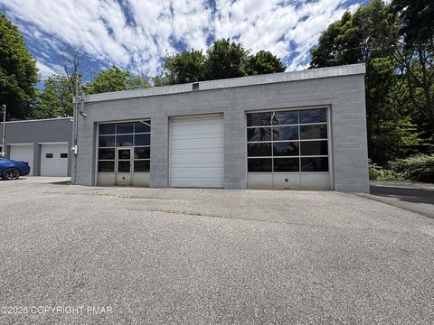 Autobody Repair Garage With Spray Booth
