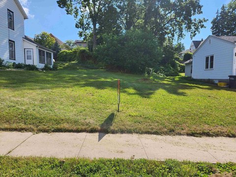 LAND - Dubuque, IA