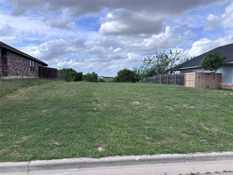 Residential Lot in Surrey Village
