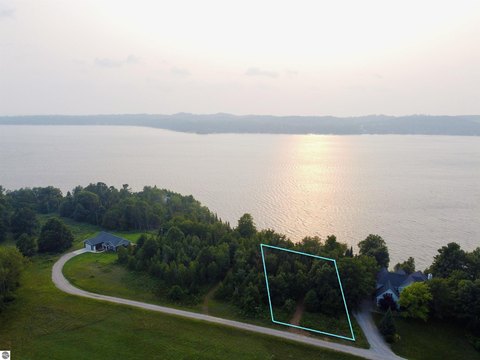 LAND - Lake Leelanau, MI