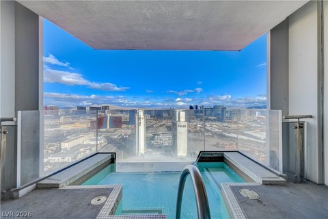 Renovated Palms Place Penthouse