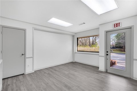 Roswell Office Unit For Rent