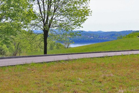 Residential Land in Lake Crest