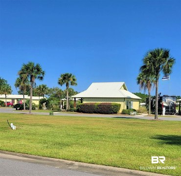Pull-Through Motor Coach Resort Lot