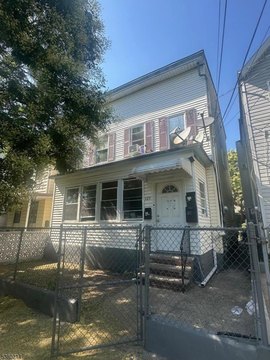 Duplex with 2- and 3-Bed Units