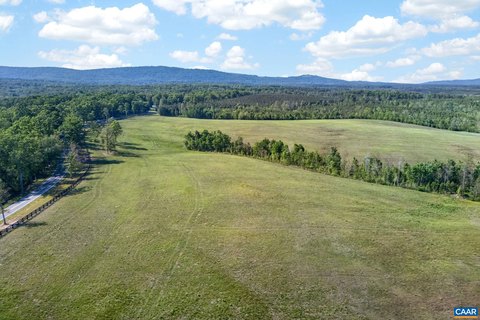 Exceptional Sanctuary Near Charlottesville & UVa