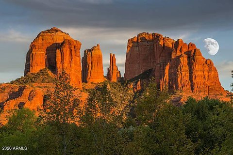 Sedona Land with Cathedral View
