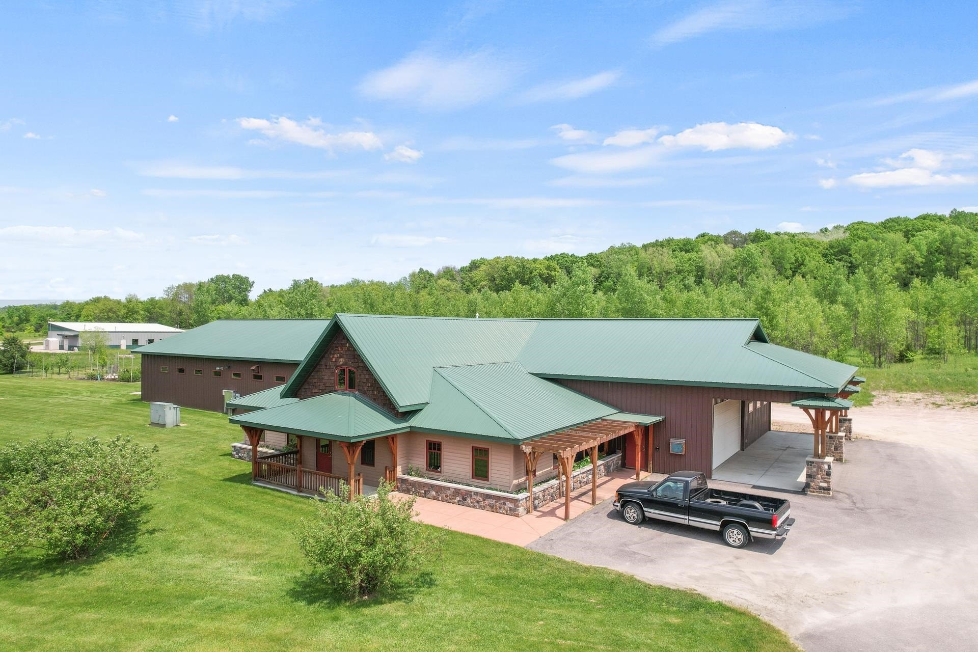 Versatile Commercial Building on Large Lot