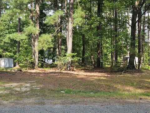 Residential Lot in Waterfront Community