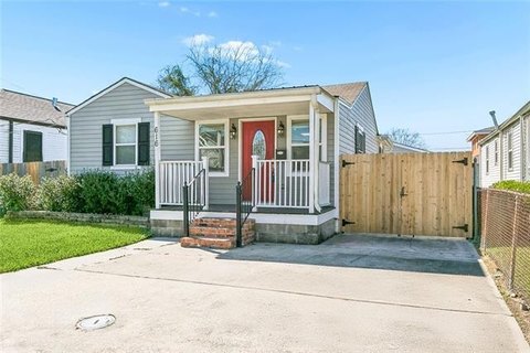 Renovated Cottage with Guest House