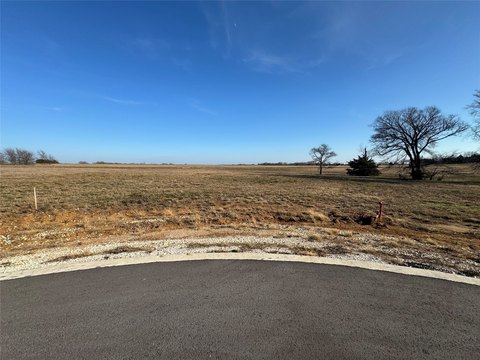 Cul-de-Sac Lot in Resort Subdivision