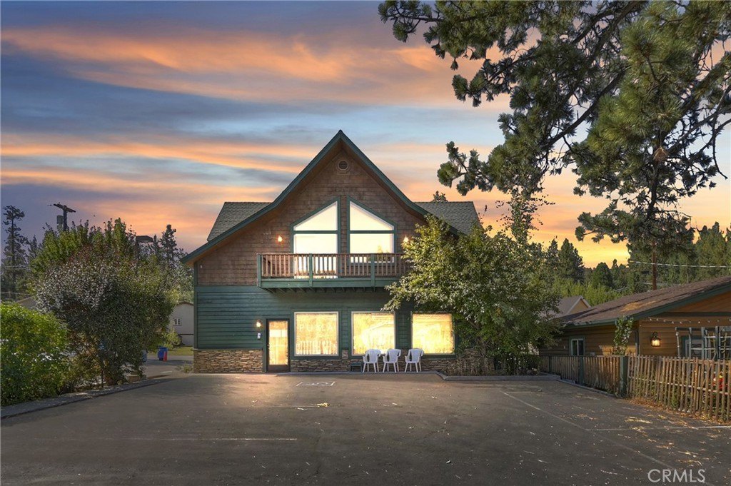 Mixed-Use Property in Moonridge Corridor