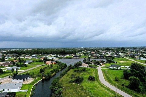 Commercial Land in Cape Coral