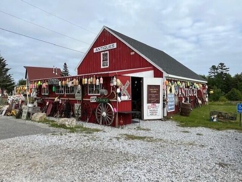 Two-Level Barn Retail Space